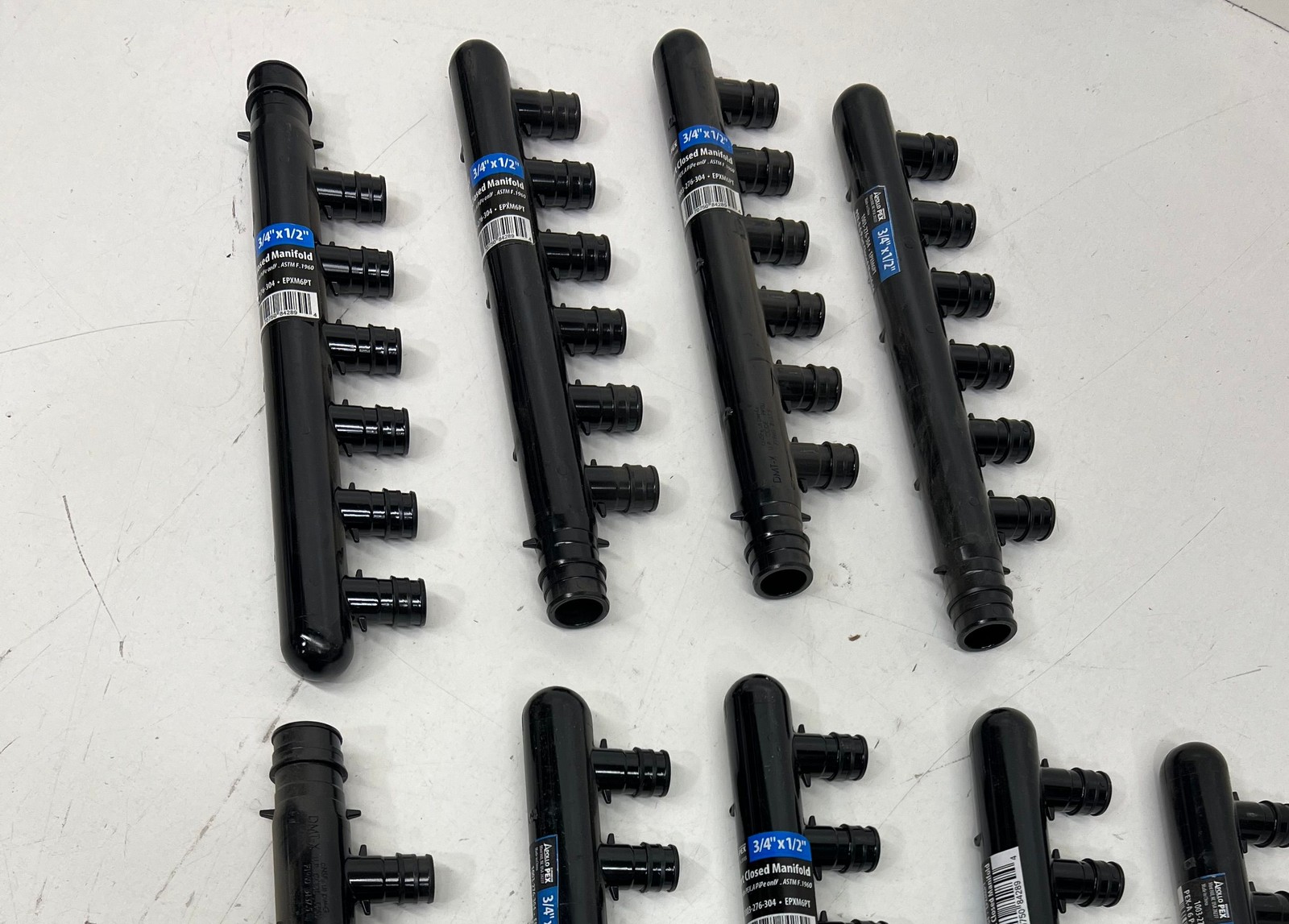 9PK Apollo 3/4in. PolyAlloy PEX-A Expansion InletsX1/2in. 6-Port Closed Manifold gallery
