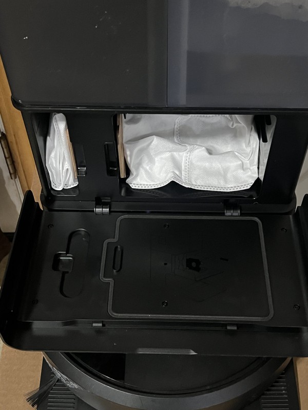 iRobot Roomba Plus 405 Combo robot + AutoWash dock gallery
