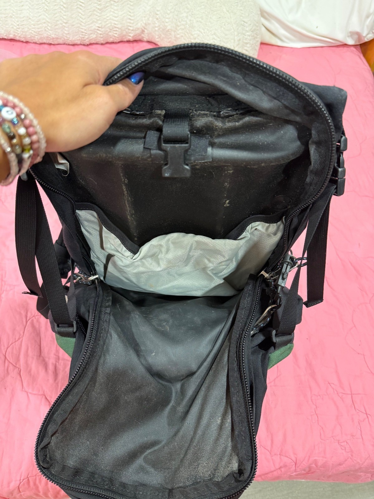 KELTY hiking backpack with compass 5
