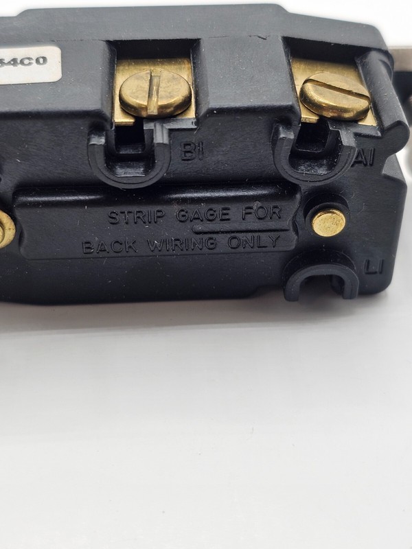 Leviton 20A 120/277-Volt Toggle Single-Pole AC Quiet Switch, White 1257-W gallery