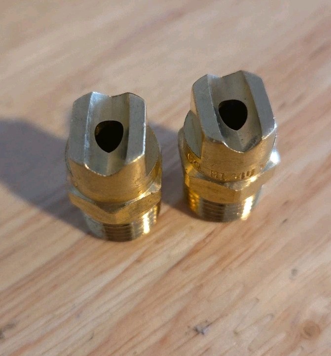Spraying Systems 8110S1530 Brass Nozzle 1/4" Npt Angle 25° Orifice 50 (2 pc) gallery