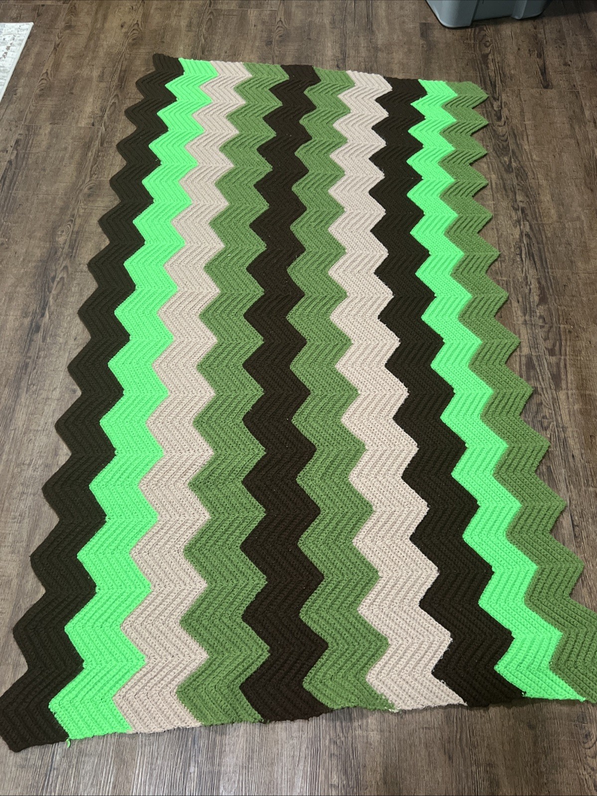 Vtg MCM 1960s 1970s Ripple ZigZag Chevron Afghan Granny Core Blanket Throw 73x42 gallery