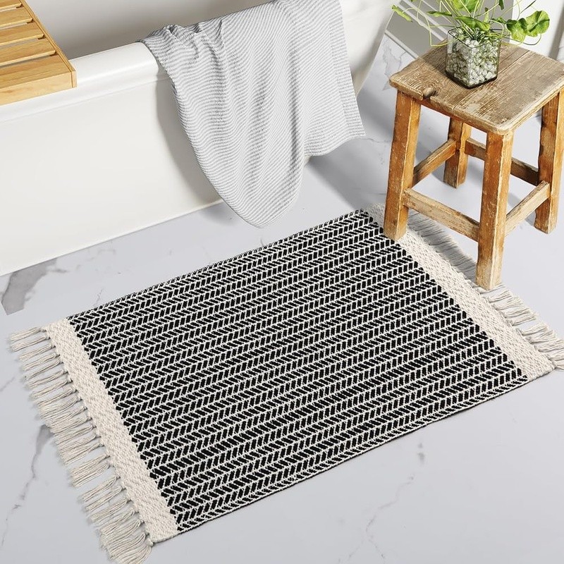 Handmade Cotton Rug Bi Color Absorbent Low Pile Breathable Flat Woven Area Rug gallery