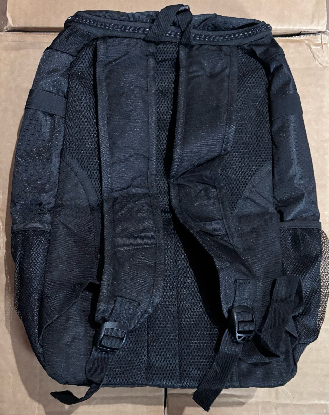 MATEIN Black Hiking Backpack Hexagon Pattern Bungee Cord Mesh Pockets 2