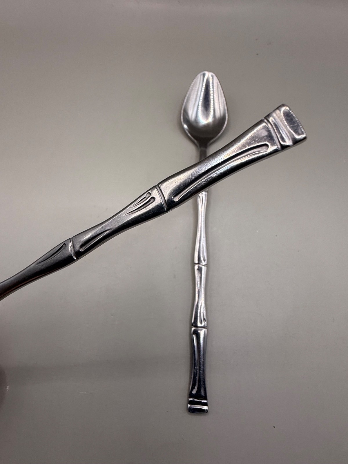 Oneida Stainless SUMATRA Ice Tea Spoons 7 1/2” Flatware Bamboo Design Set / 2 gallery