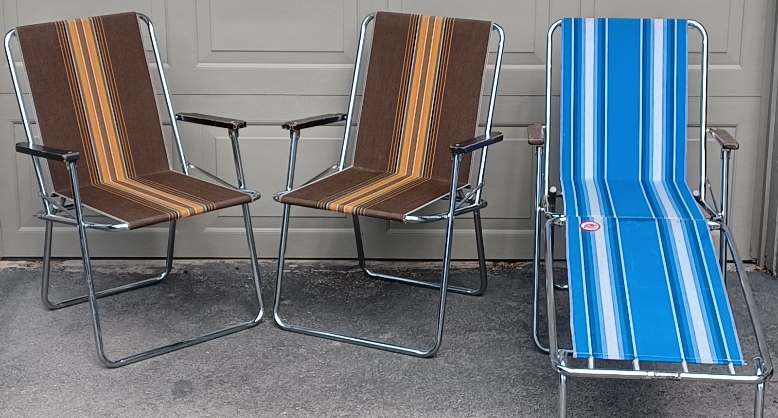 MCM / Retro Look Blue/White ZIP DEE Striped Folding Camp LOUNGE Chair Airstream gallery