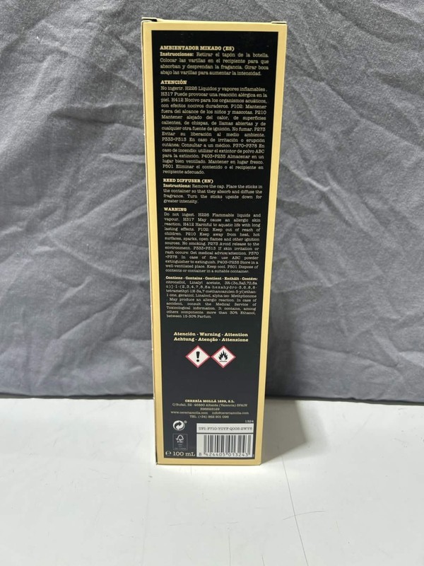 Cereria Molla Reed Diffuser - Bulgarian Rose & Oud gallery