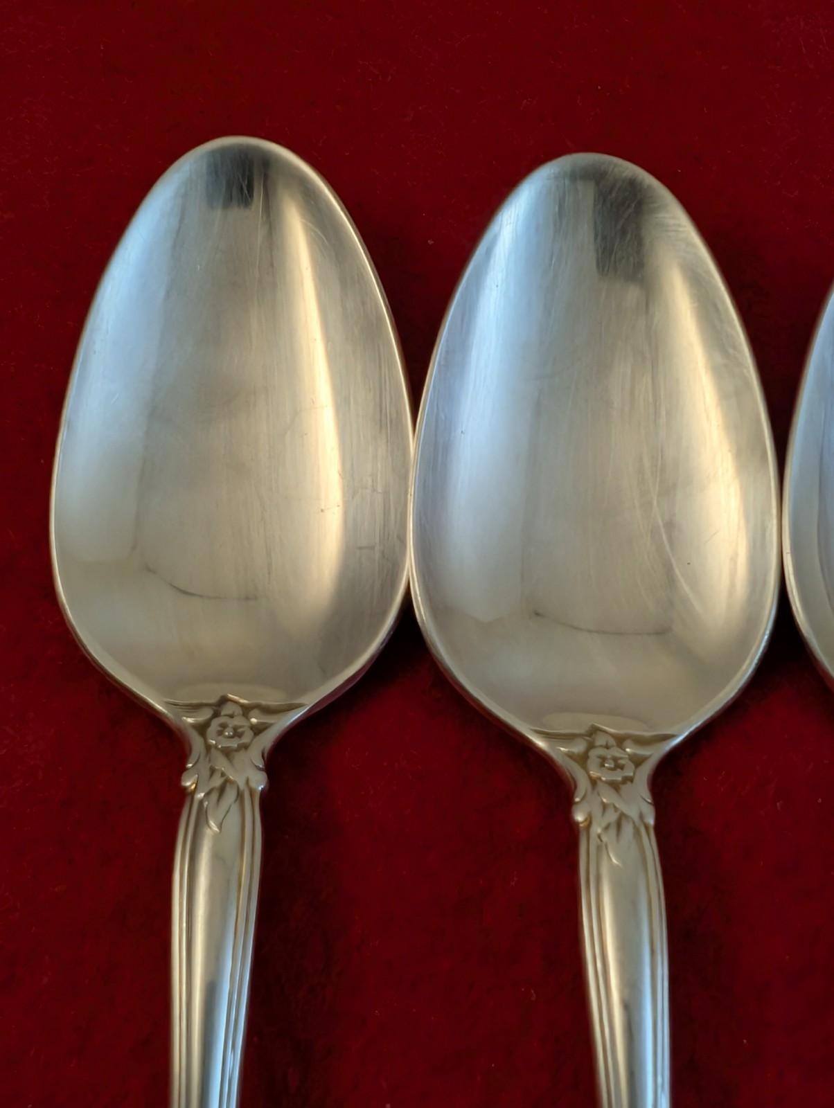 Set Of 5 International Deep Silver SilverPlate ORLEANS Teaspoons Flatware gallery