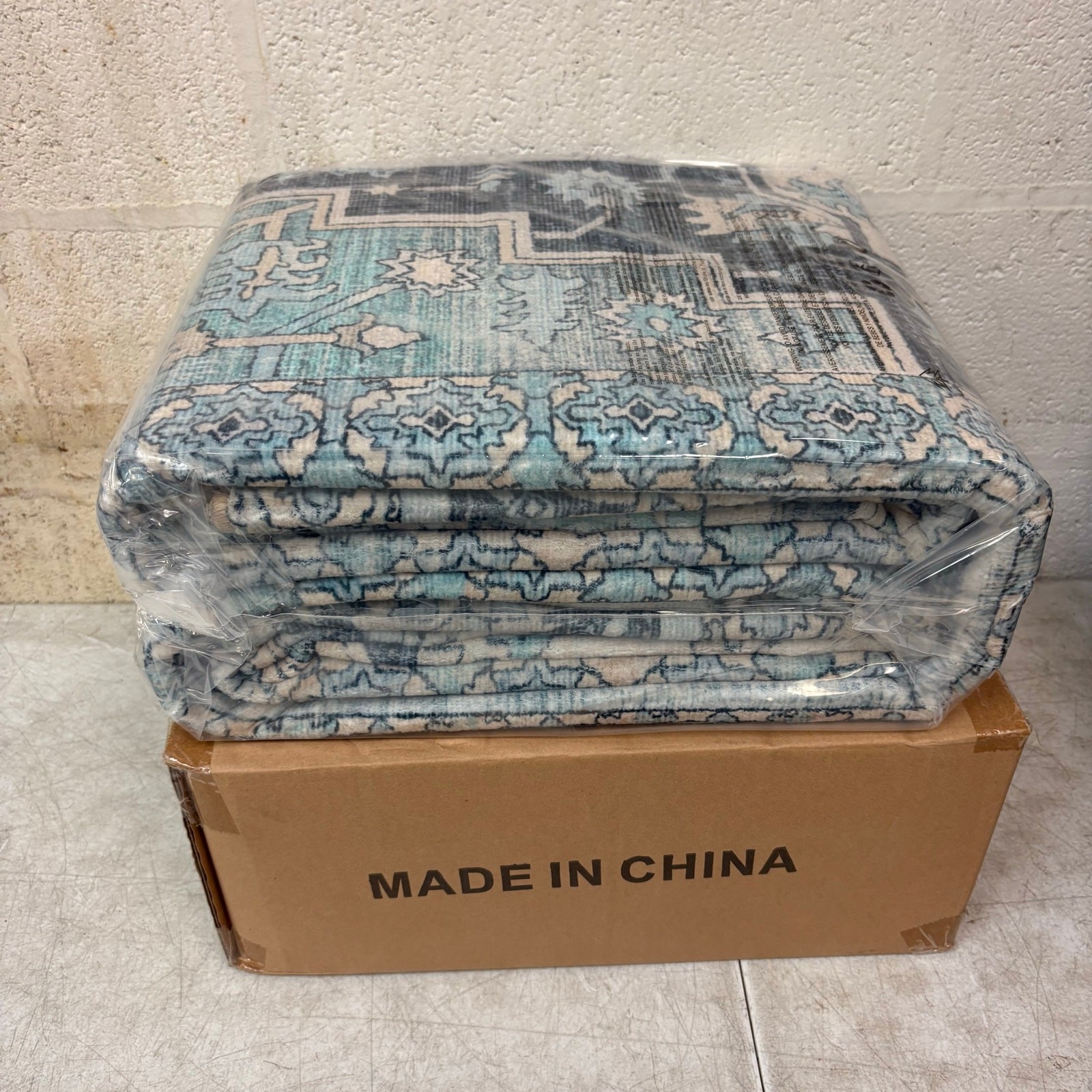 6x9ft Low Pile Area Rug, Machine Washable- Vintage Floral Teal / Blue & White gallery