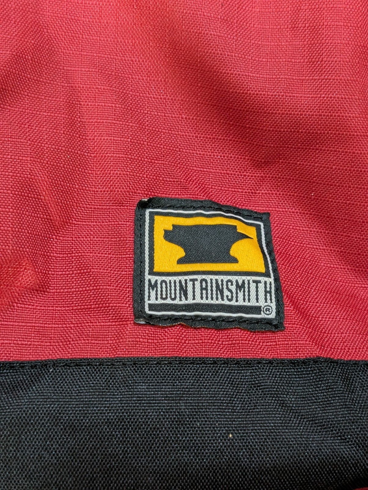 Mountainsmith Red & Black Backpack All Zips & Clips Work  3