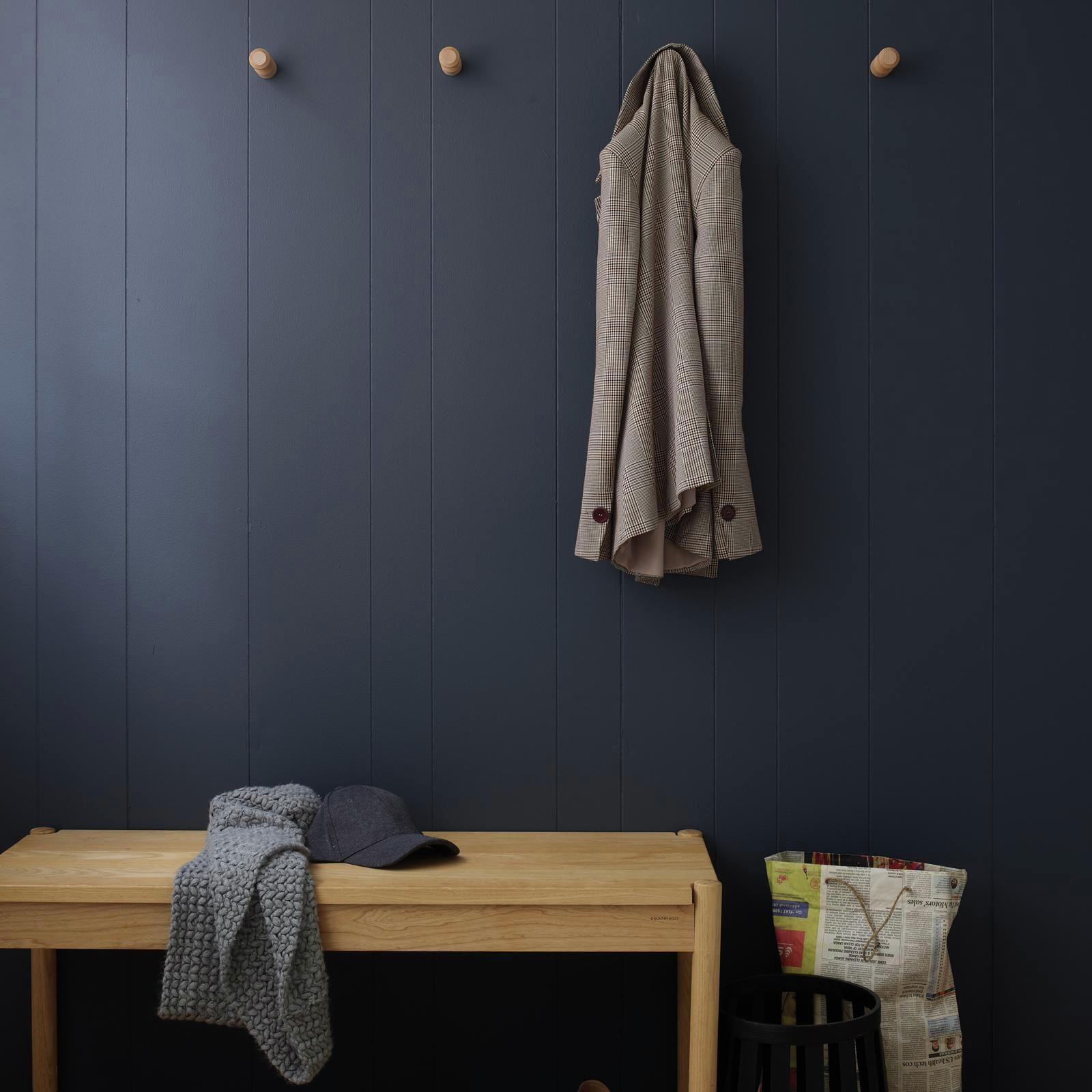 Porter's 2L Squid Ink Eggshell Finish Broadwall Washable Paint gallery