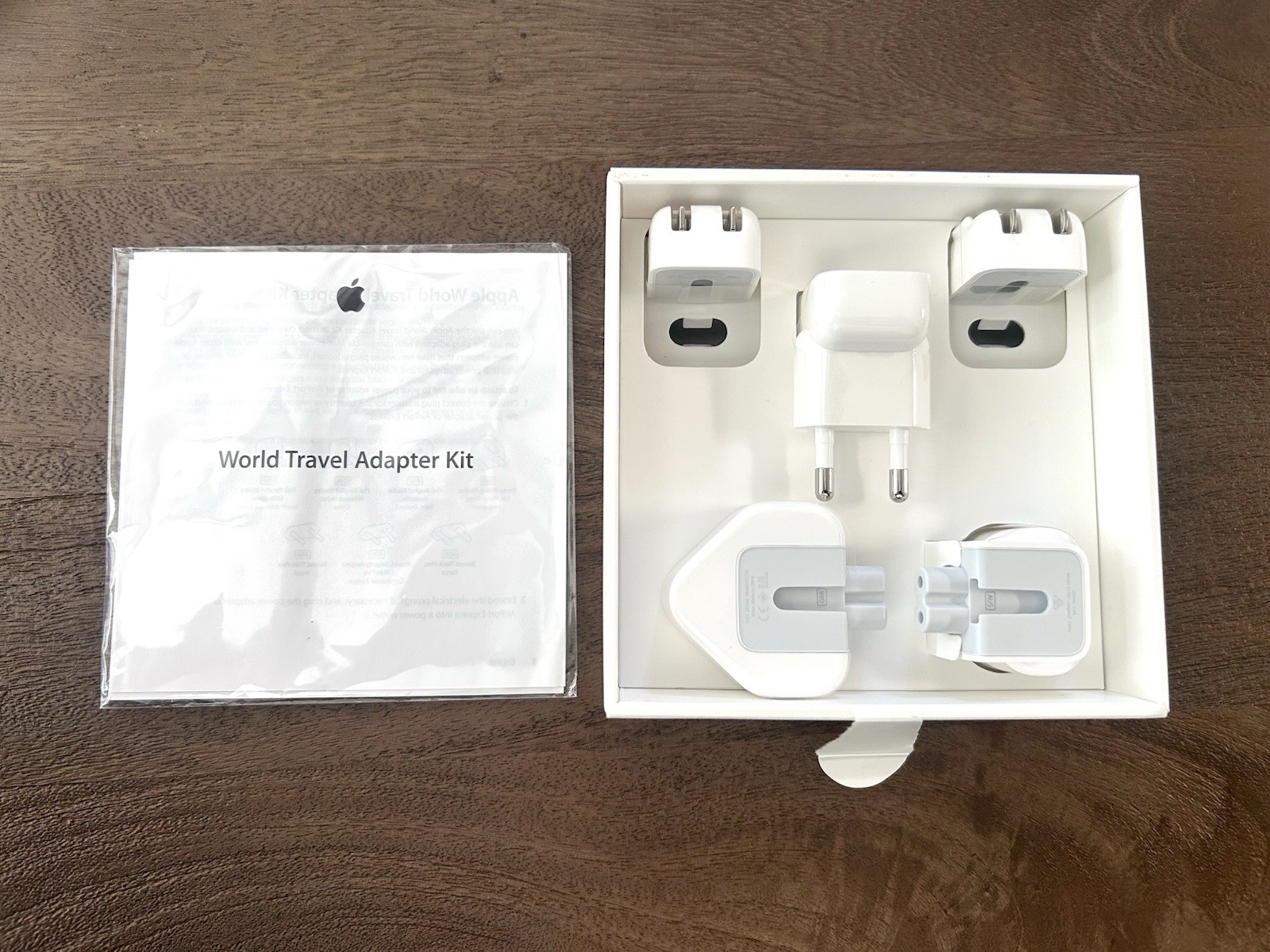 Apple World Travel Adapter Kit MD837AM/A White MISSING EUROPE / BRAZIL ADAPTERS gallery