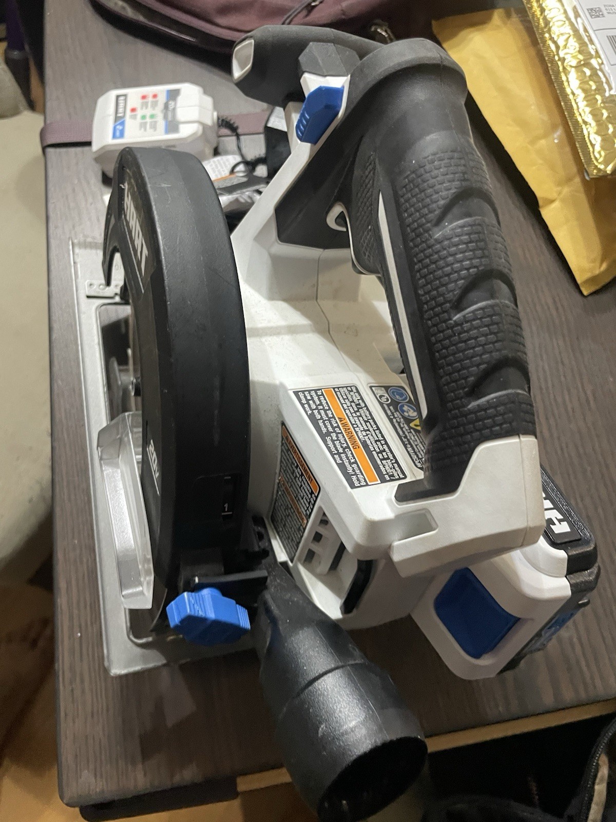 Hart HPCS01 Cordless Circular Saw (with New Charger And Battery) gallery