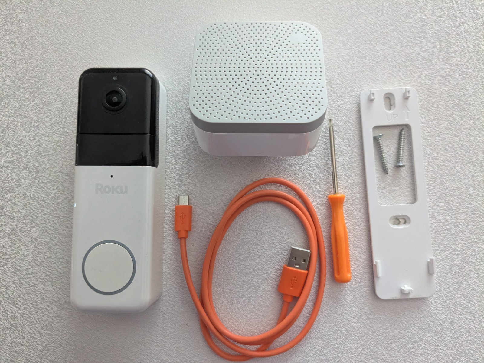 Roku Home Security Wire-Free Video Doorbell DB1000X Chime DB100CX Cord Tool Used gallery