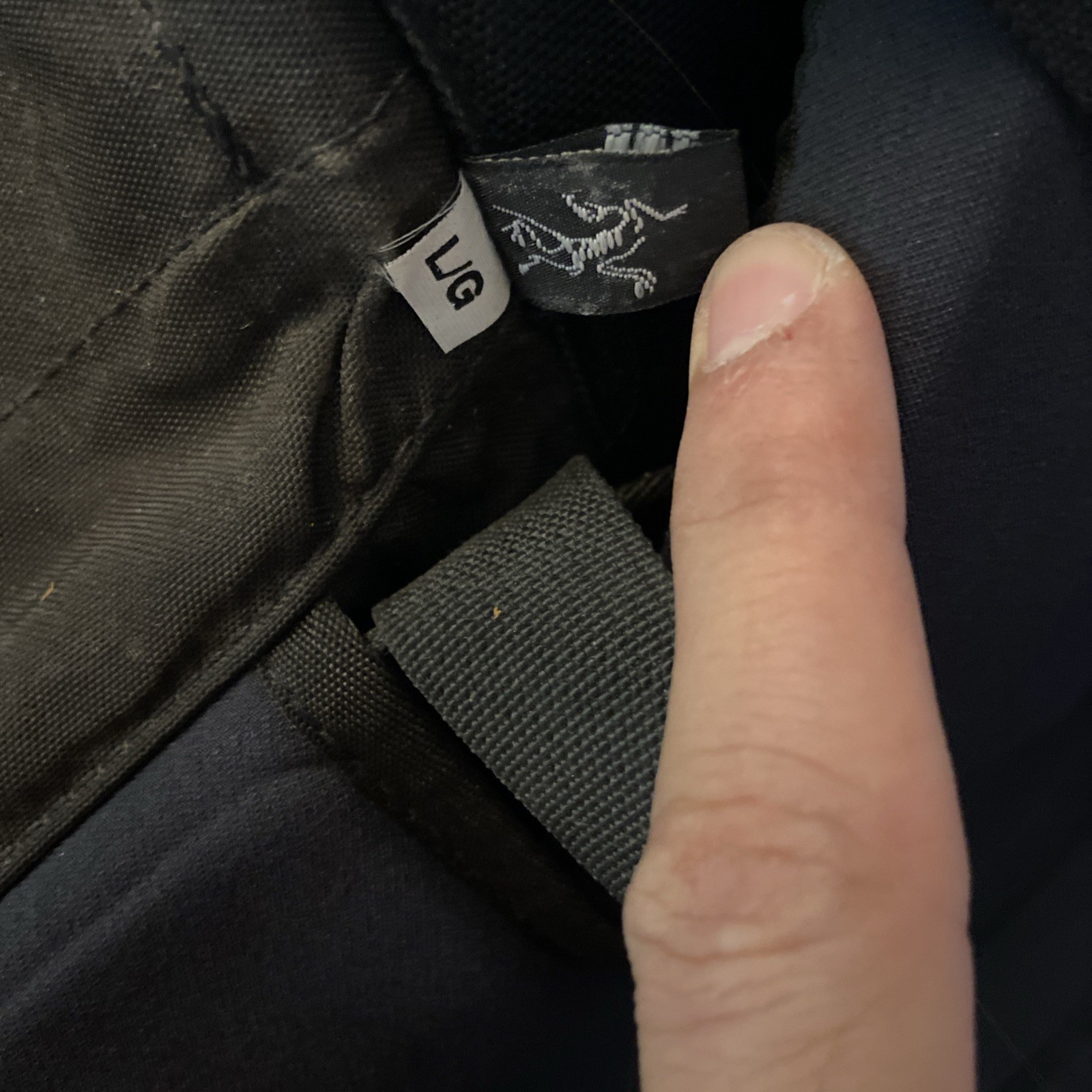 Arc’teryx Bora 95 Backpack Black/Red Internal Frame Large *delaminated* 5