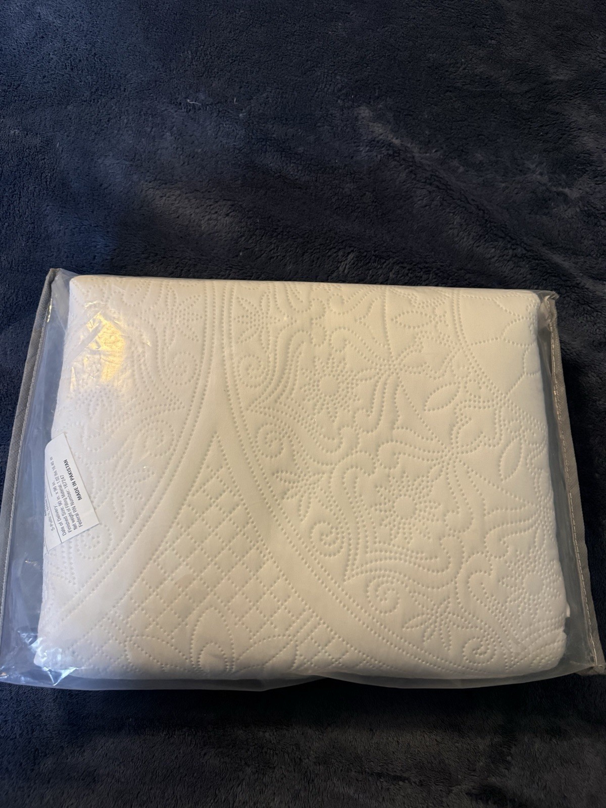Embossed Bedspread Quilted Bed Cover Full/Queen gallery