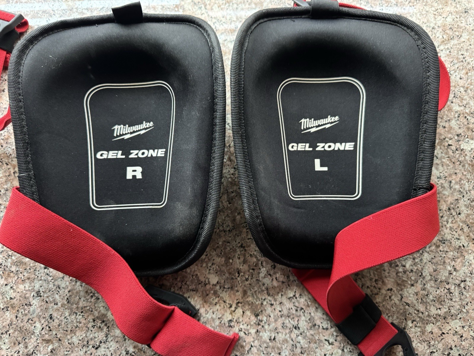 Milwaukee Gel Zone Hardshell Knee Pads Knee Protection Black/Red Pair (2) gallery