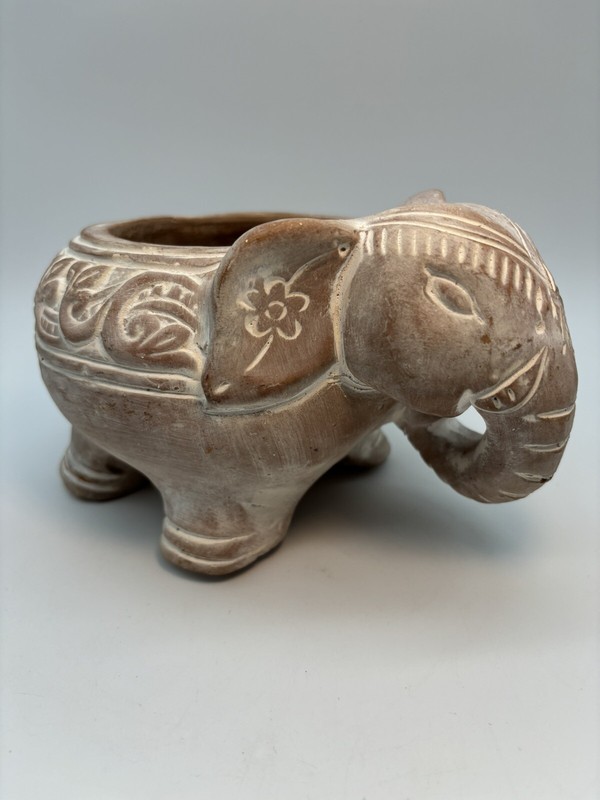 Terra Cotta Whitewashed Elephant Planter With Drainage Hole gallery