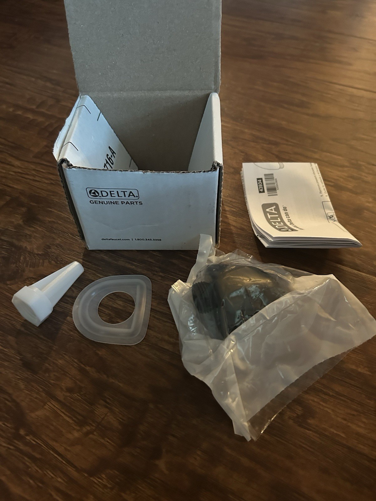 Delta 50560-RB 90° Wall-Mount Hand Shower Supply Elbow Venetian Bronze Finish gallery