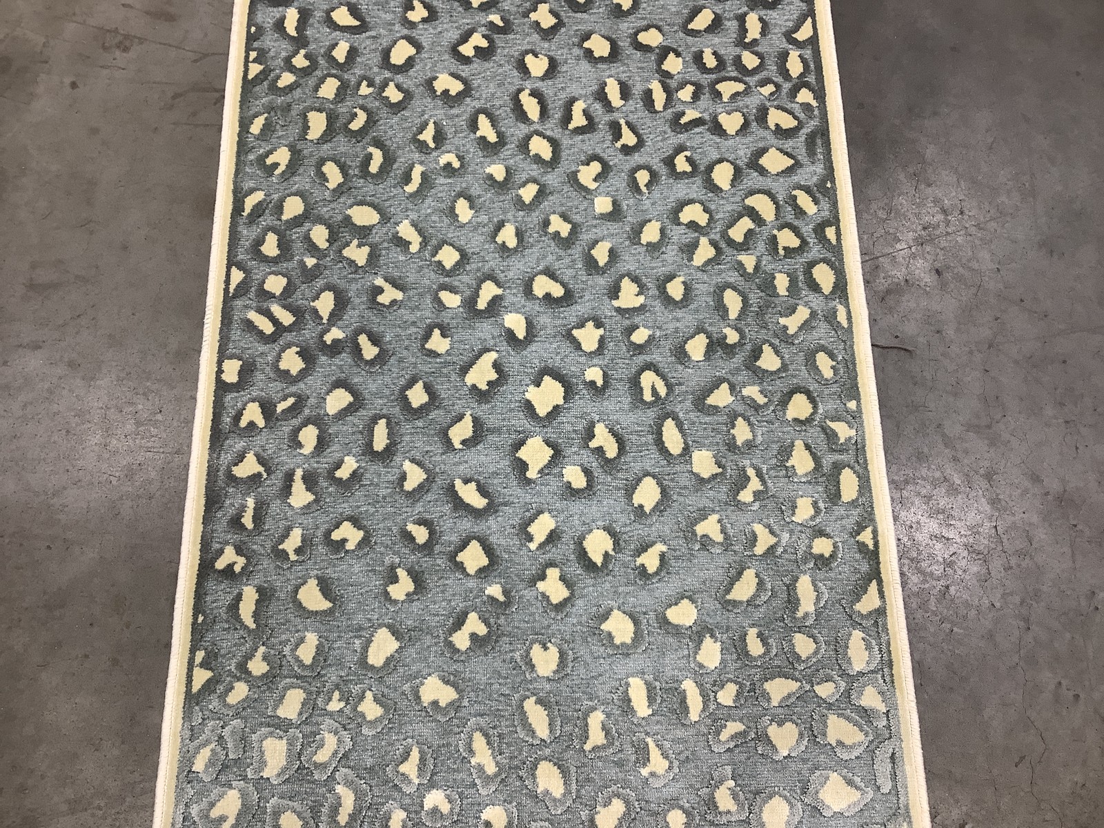 CREAM / SPRUCE 2'-2" x 8'-0" Damaged Rug, Reduced Price 1172684307 PAR84-2410-28 gallery