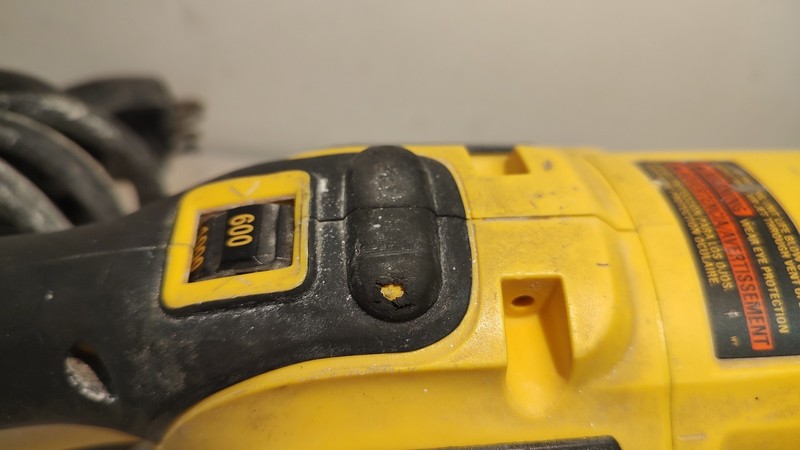 DEWALT Buffer Polisher Bundle 7”-9” Variable Speed 0-3,500 RPM DWP849X (Video) gallery