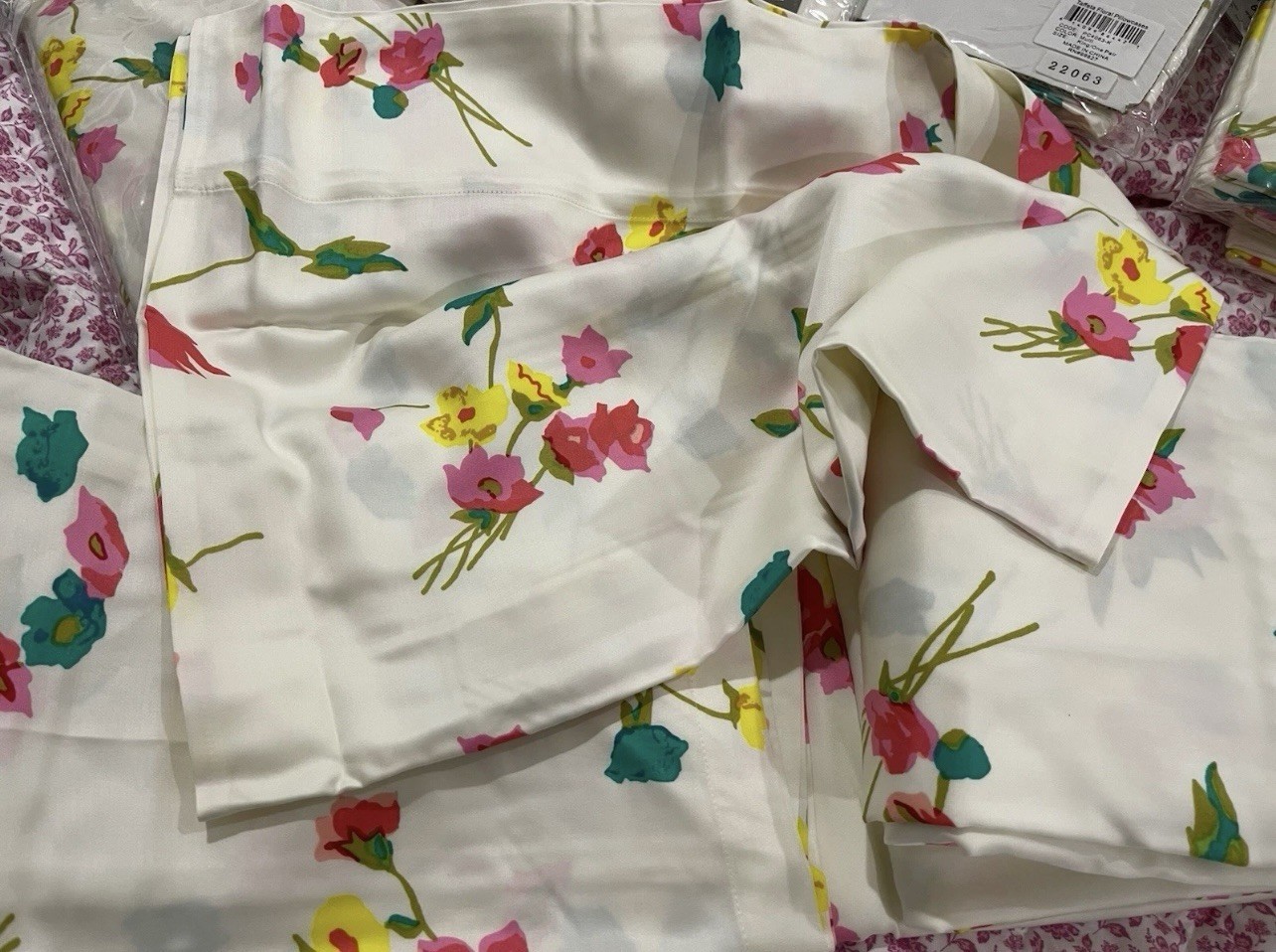 Annie Selke NWT 6pc Queen Sheet Set Taffeta 100% Tencel Lyocell (4) Cases gallery