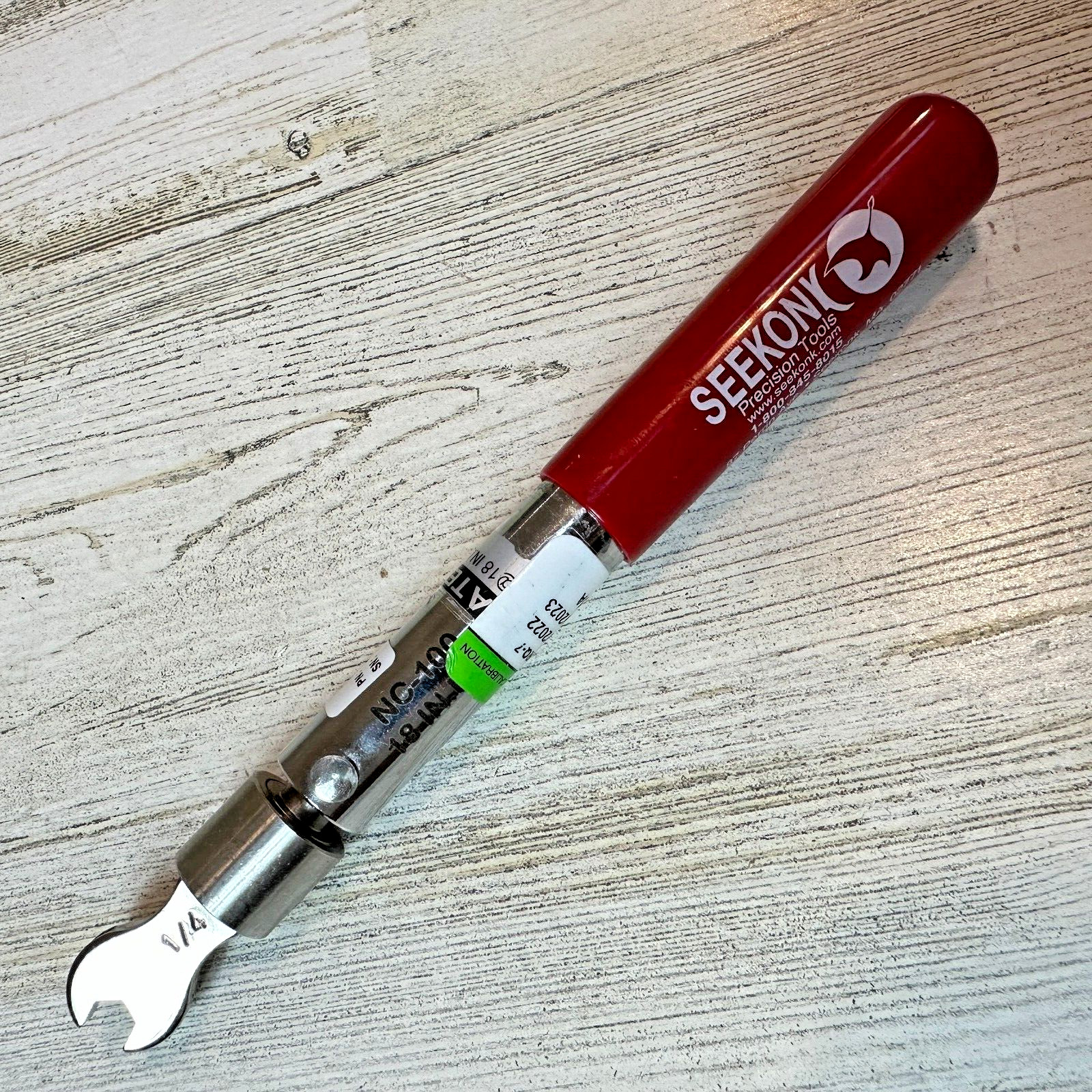 Seekonk NC-100 1/4" Pre-set Click Type Torque Wrench, 18 in.lbs. gallery