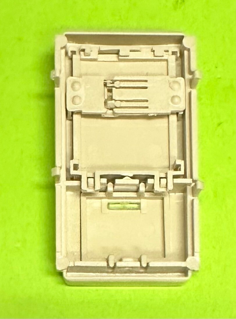 LEVITON IPKIT-I FACEPLATE IVORY FOR IPI06 PRE-SET SLIDE DIMMER gallery