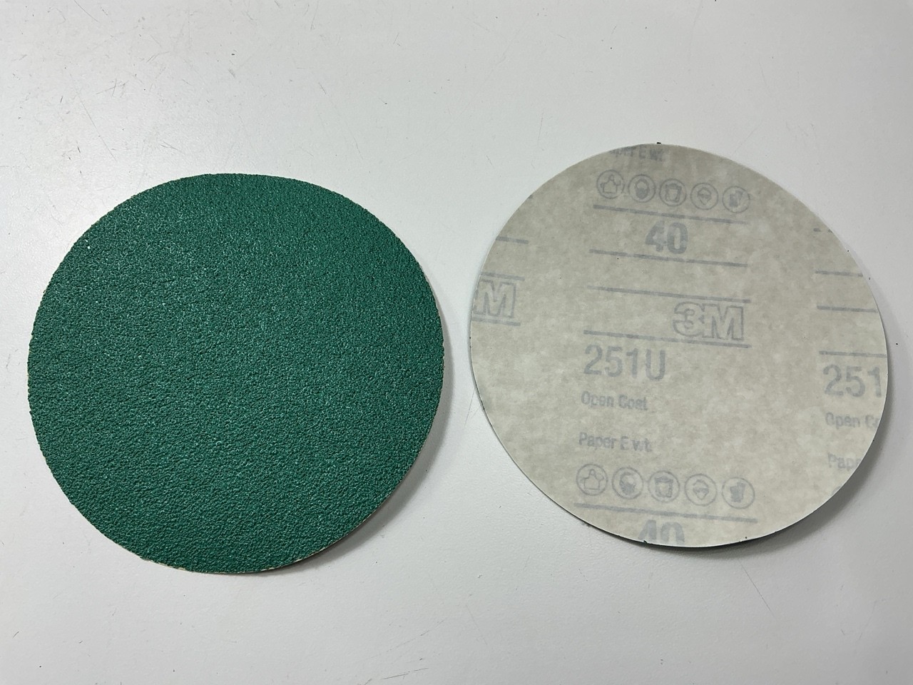 3M 01547 6" Abrasive Sanding Discs, 40E 40 Grit, Box Of 100 Discs gallery