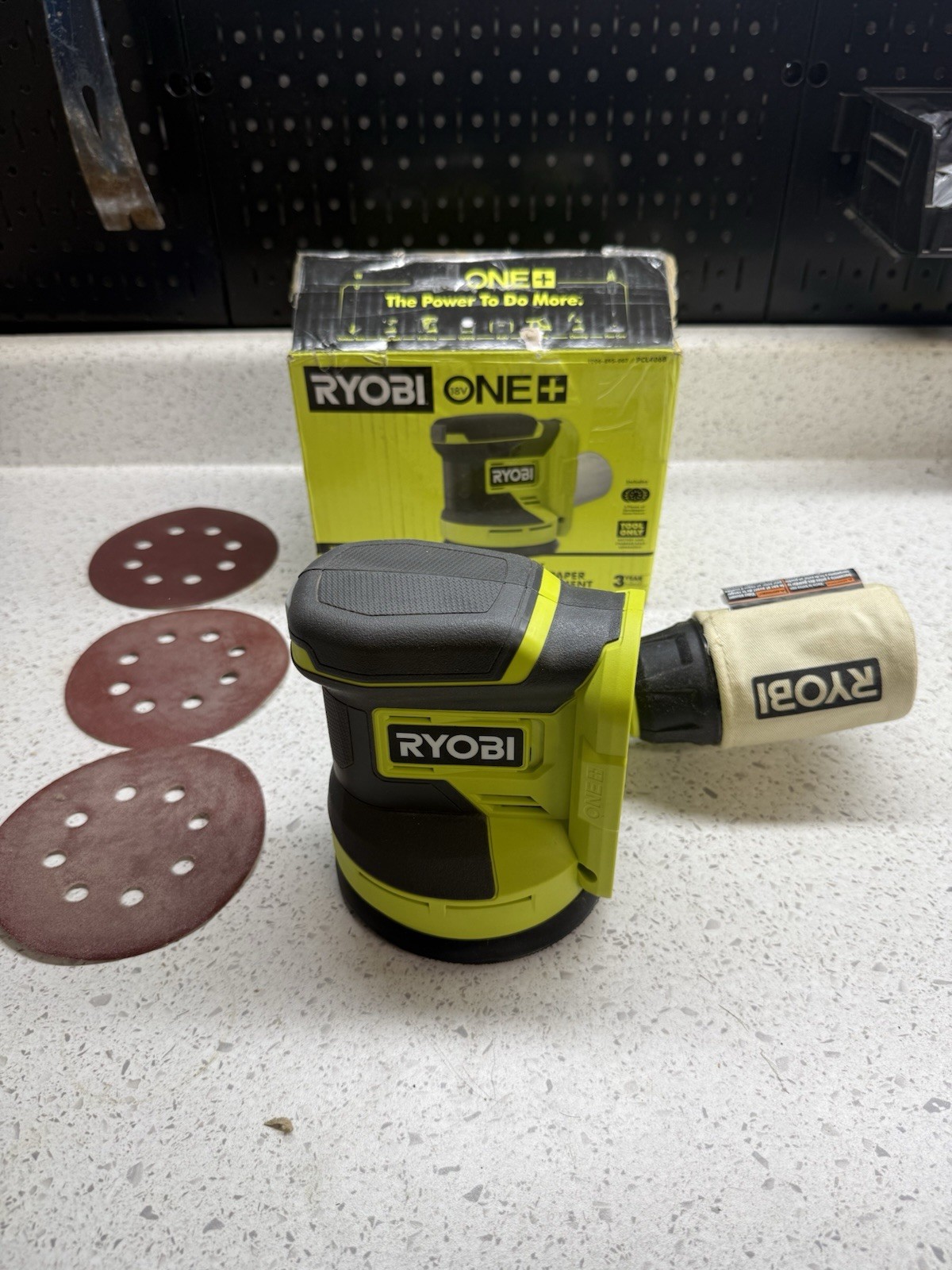 Ryobi PCL406B 18V Cordless 5" Random Orbit Sander (Tool Only) gallery