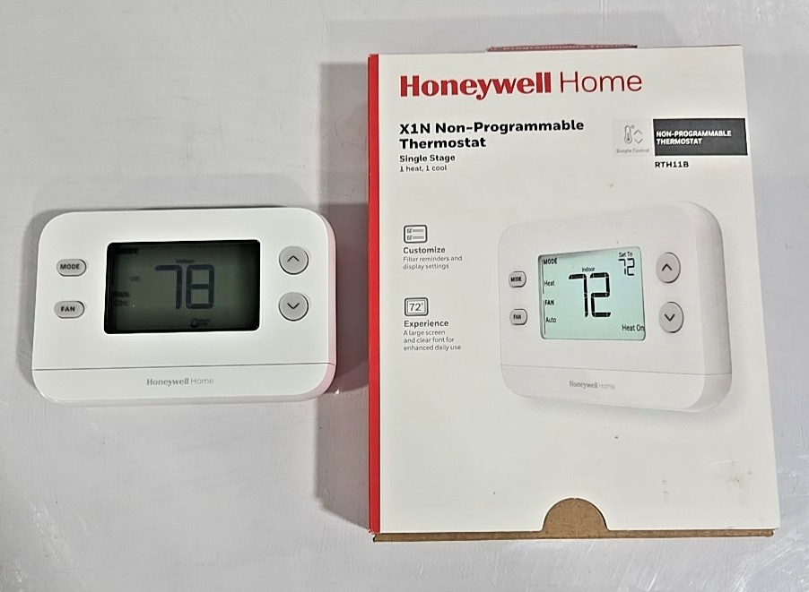 Honeywell RTH11B Thermostat Non Programmable Heat Cool X1N Untested gallery