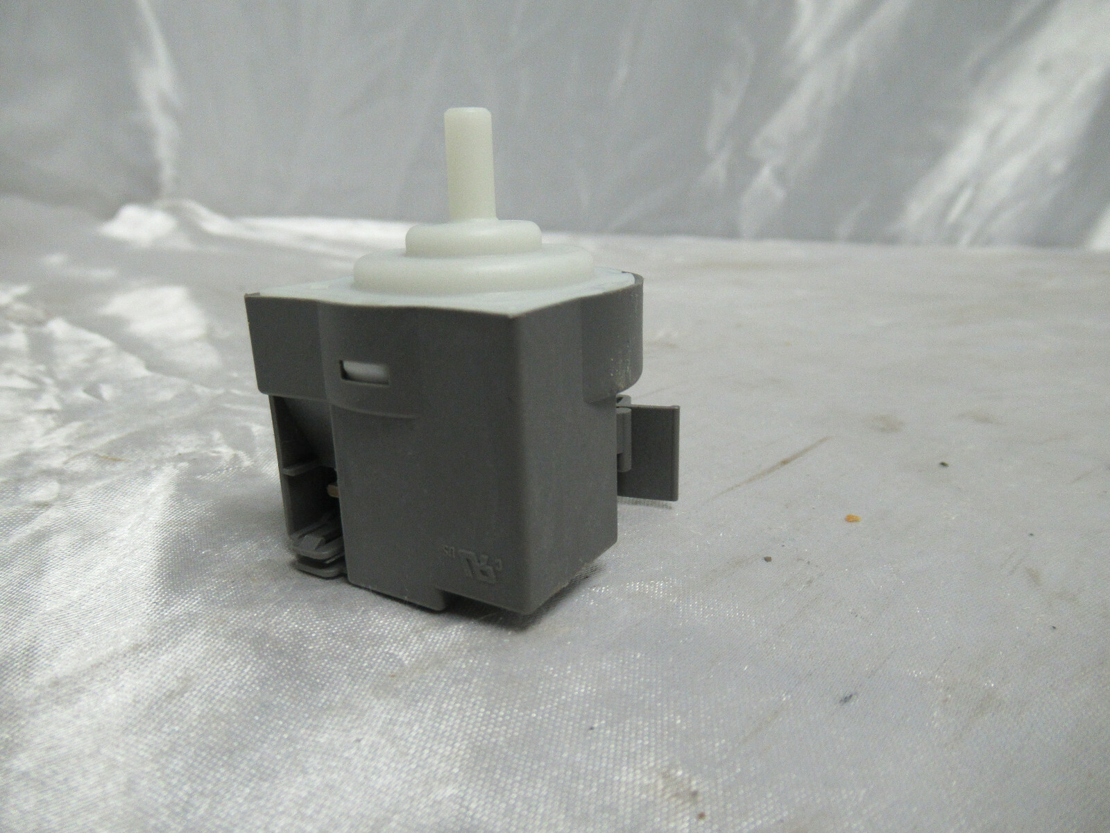 OEM Frigidaire Stack Unit Washer/Dryer Washer Sensor 5304504885 (Lot #30) gallery