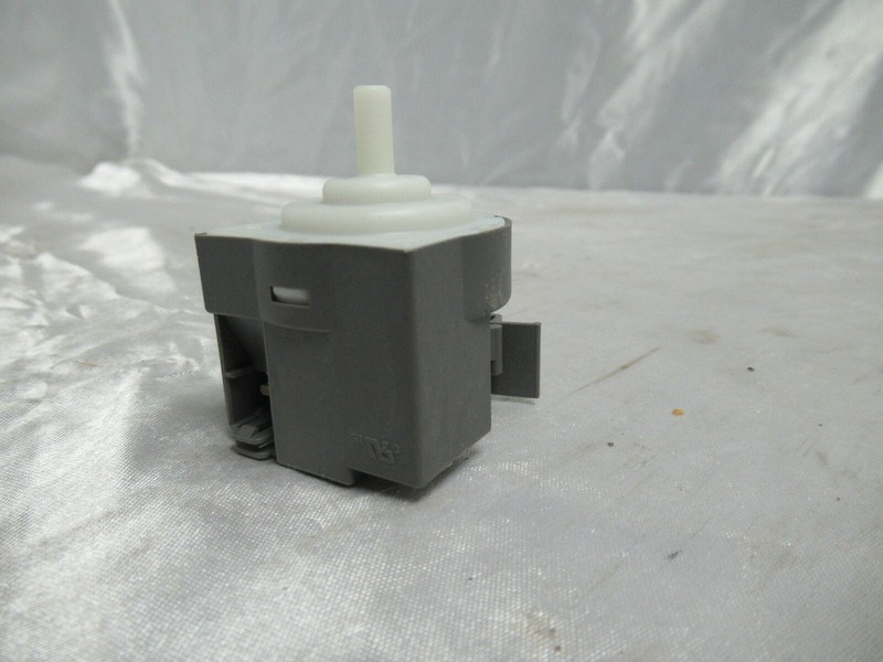 OEM Frigidaire Stack Unit Washer/Dryer Washer Sensor 5304504885 (Lot #30) gallery