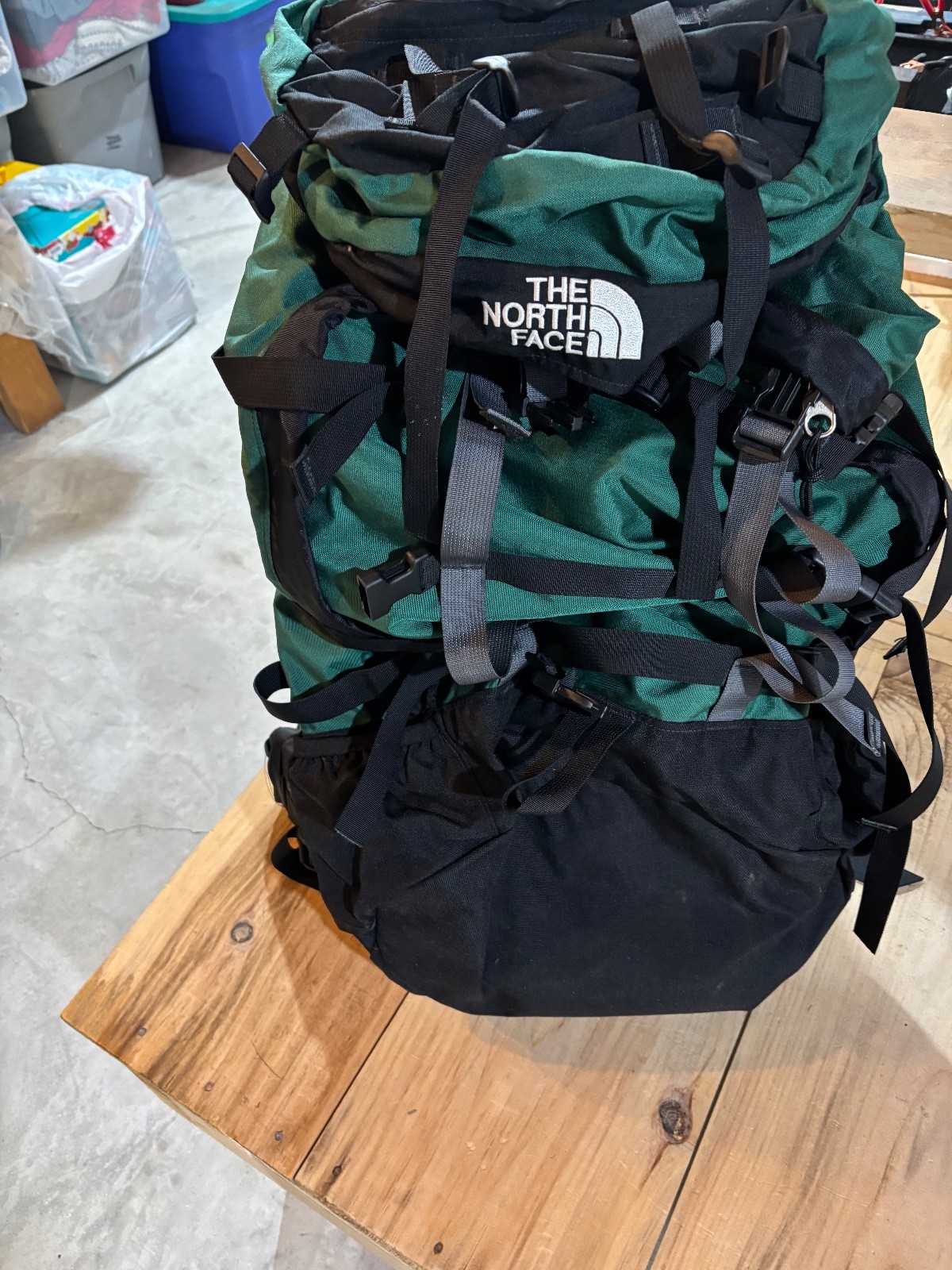 NORTH FACE BACKPACKING PACK