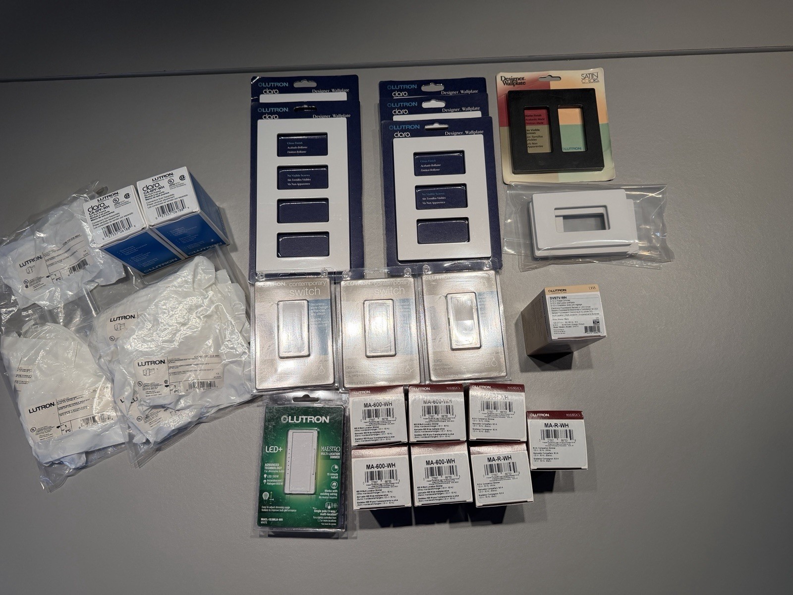 Lutron White Switch & Dimmer Lot, No Visible Screws Claro Plates, 6-port parts gallery