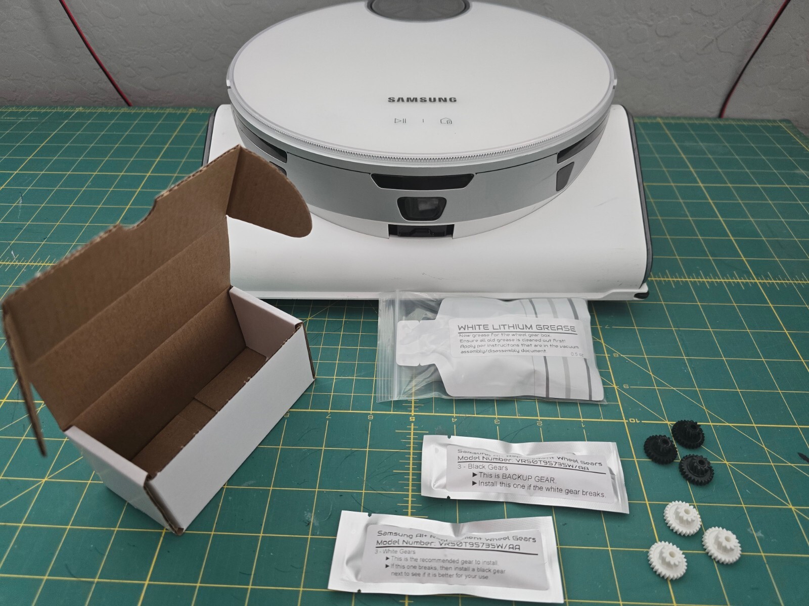 Samsung Jet Bot+ & AI+ Broken Wheel/Gear / MODELS:VR50T95735W/AA-VR30T85513W/AA gallery