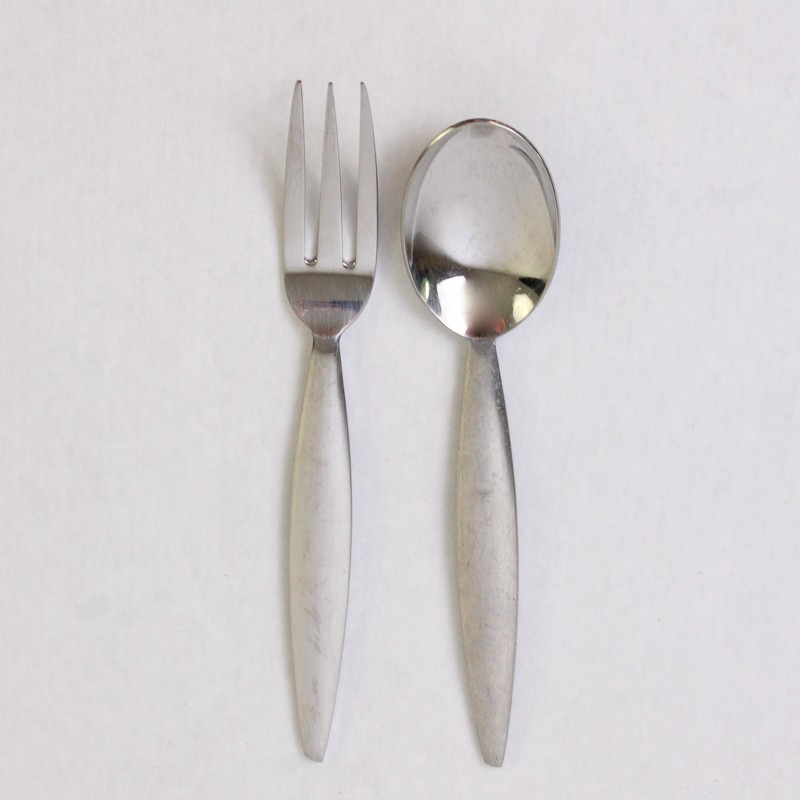 2 Pottery Barn PBN22 Pattern 18/8 Stainless Teaspoon Salad Fork Rare HTF Pat