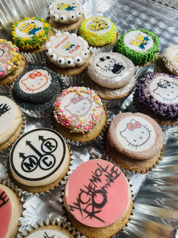 6 count- CUSTOM IMAGE edible image rounds, choose your size gallery