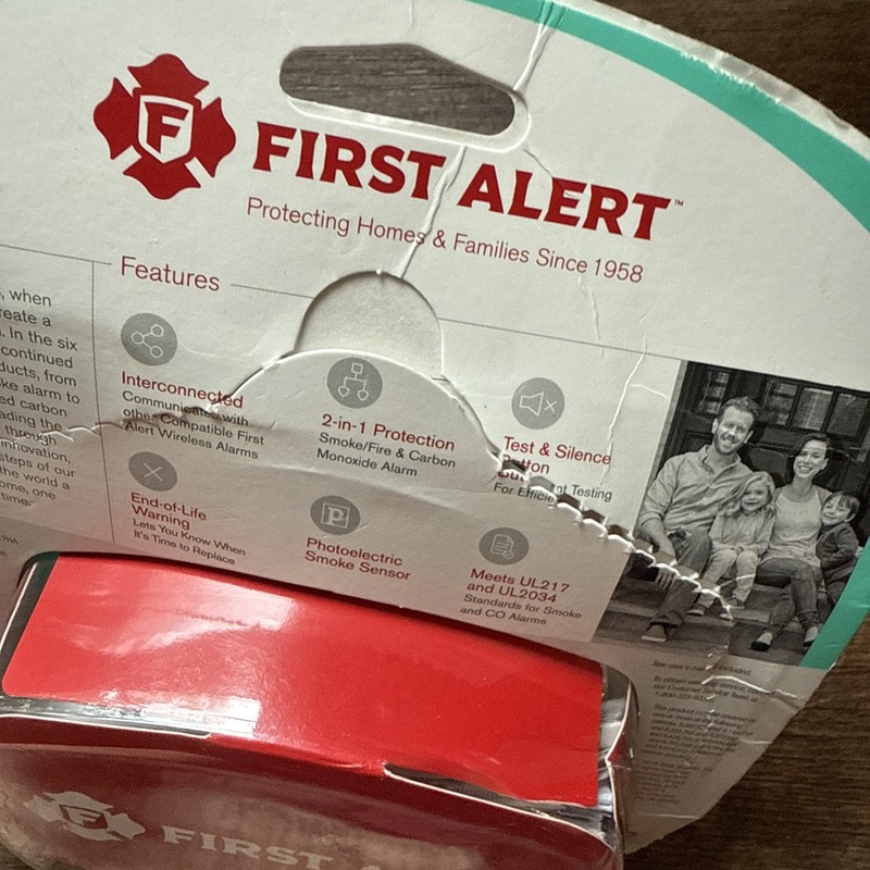 First Alert Wireless Interconnect Hardwired Smoke Alarm - SC0501CN gallery