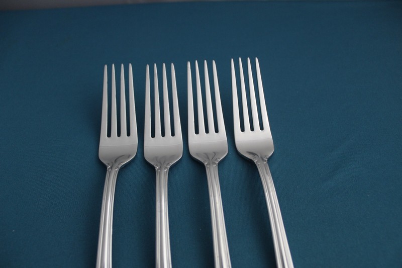 Reed Barton Select ELEGANTE Dinner Forks (Set of 4) Stainless Korea 7 5/8" gallery