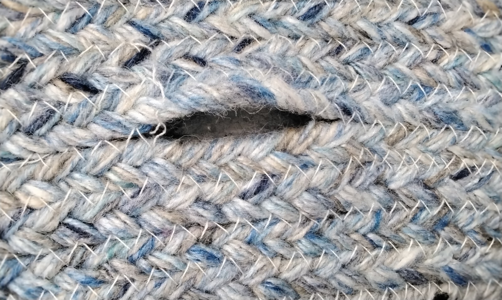 BLUE / GREY 6' X 6' Round Broken Thread Rug, Reduced Price 1172719476 CAP227M-6R gallery