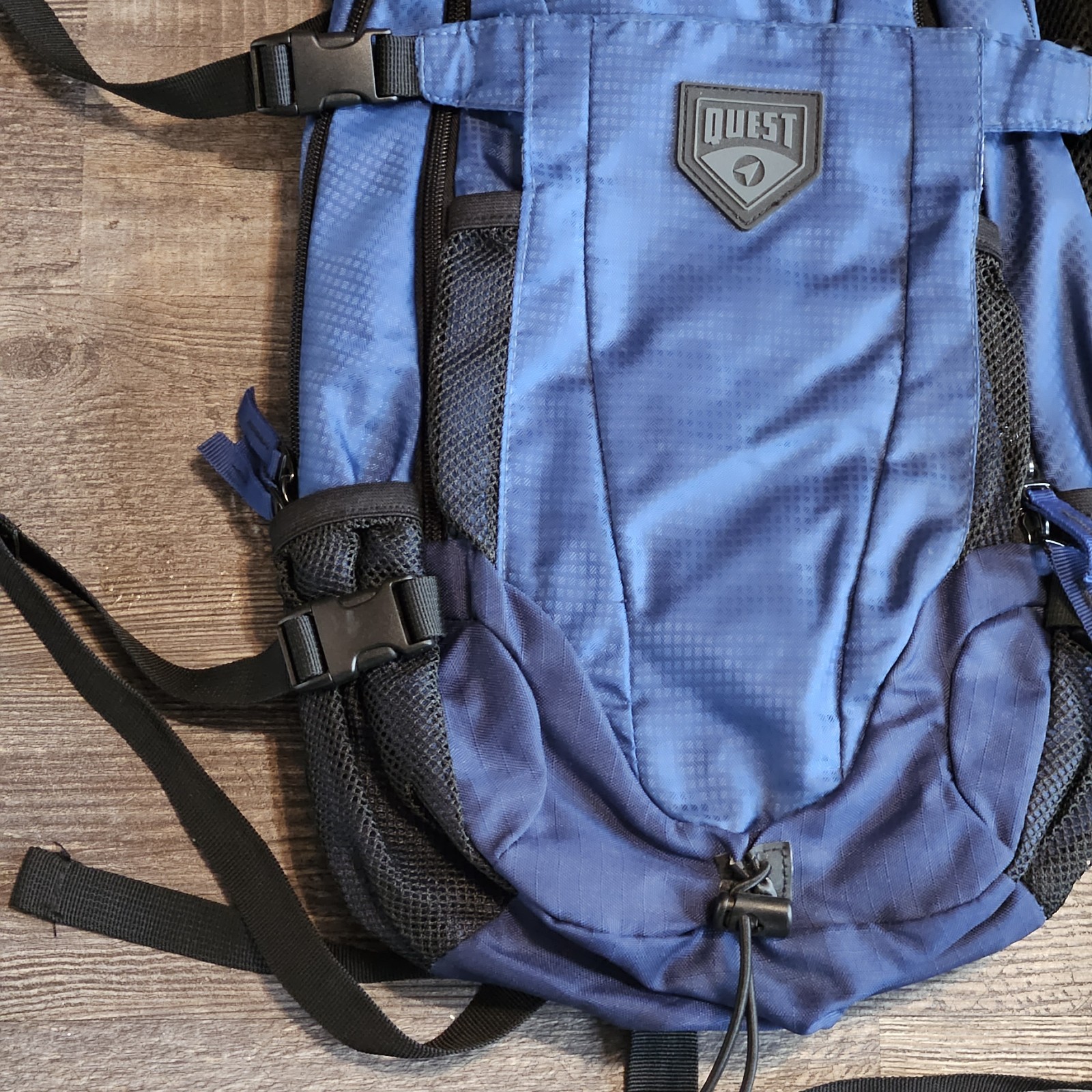 Quest 2L Hydration Pack Backpack Bag...NEW  2