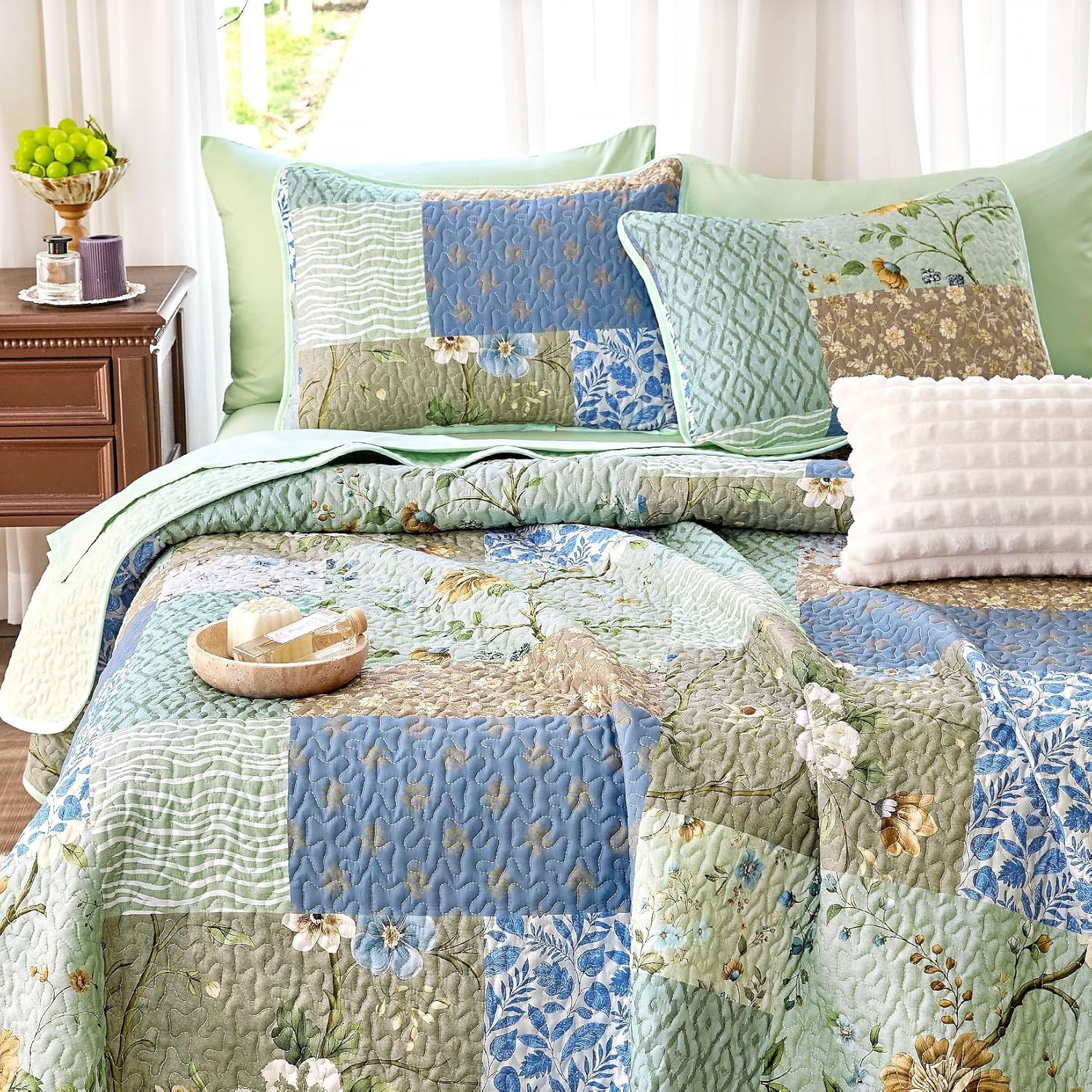 - Patchwork Quilt Set, Boho Floral Country Farmhouse Cottage Vintage Flower Patt gallery