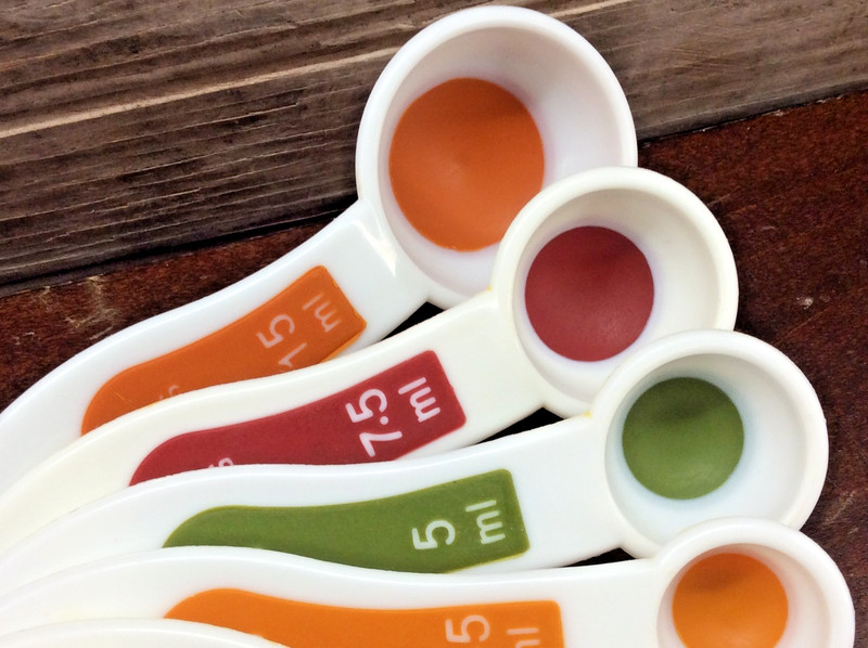 Measuring Spoons Plastic Color Coded 6 Pcs: 1/8, 1/4, 1/2 & 1 Tspn, 1/2 & 1 Tbsp gallery