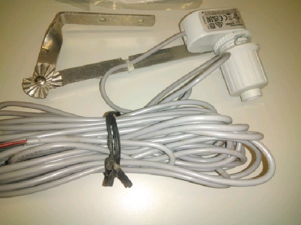 Rain Bird CPRSDBEX Wired Rain Sensor Deck Mount with Mounting Bracket & Wire gallery