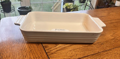 NEW LE CREUSET RECTANGULAR STONEWARE BAKING DISH 25CM PISTACHE
