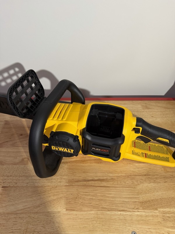 Dewalt 60v Max Flexvolt 16” Chainsaw DCCS670B (Tool Only) gallery