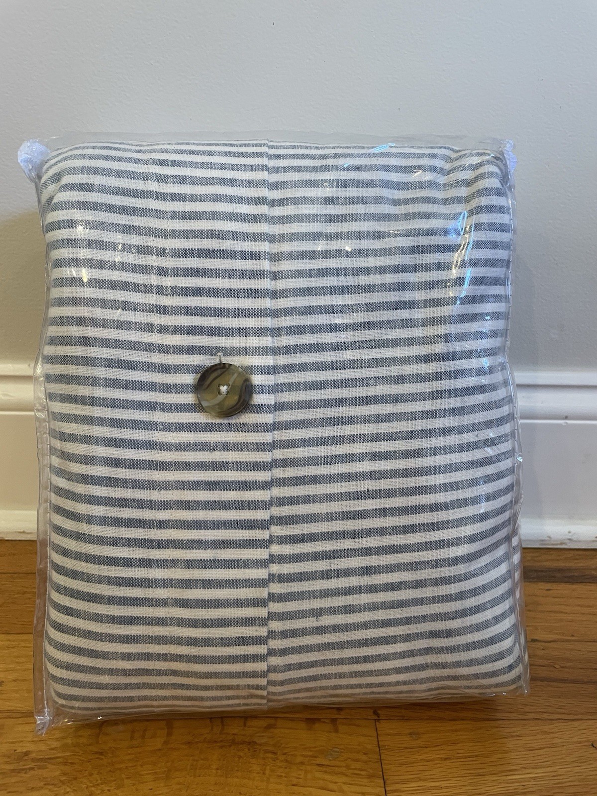 Pottery Barn Wheaton Striped Linen/Cotton Duvet Cover Full/queen ~ Chambray gallery