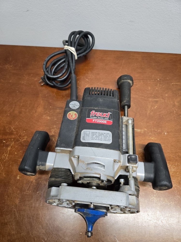Freud Variable Speed Plunge Router Model FT-2000E tool professional Table Mount