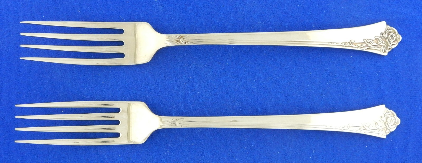 Set of Two 2 Oneida Damask Rose Dinner Forks 8 1/8" Cube Box Heirloom Stainless gallery
